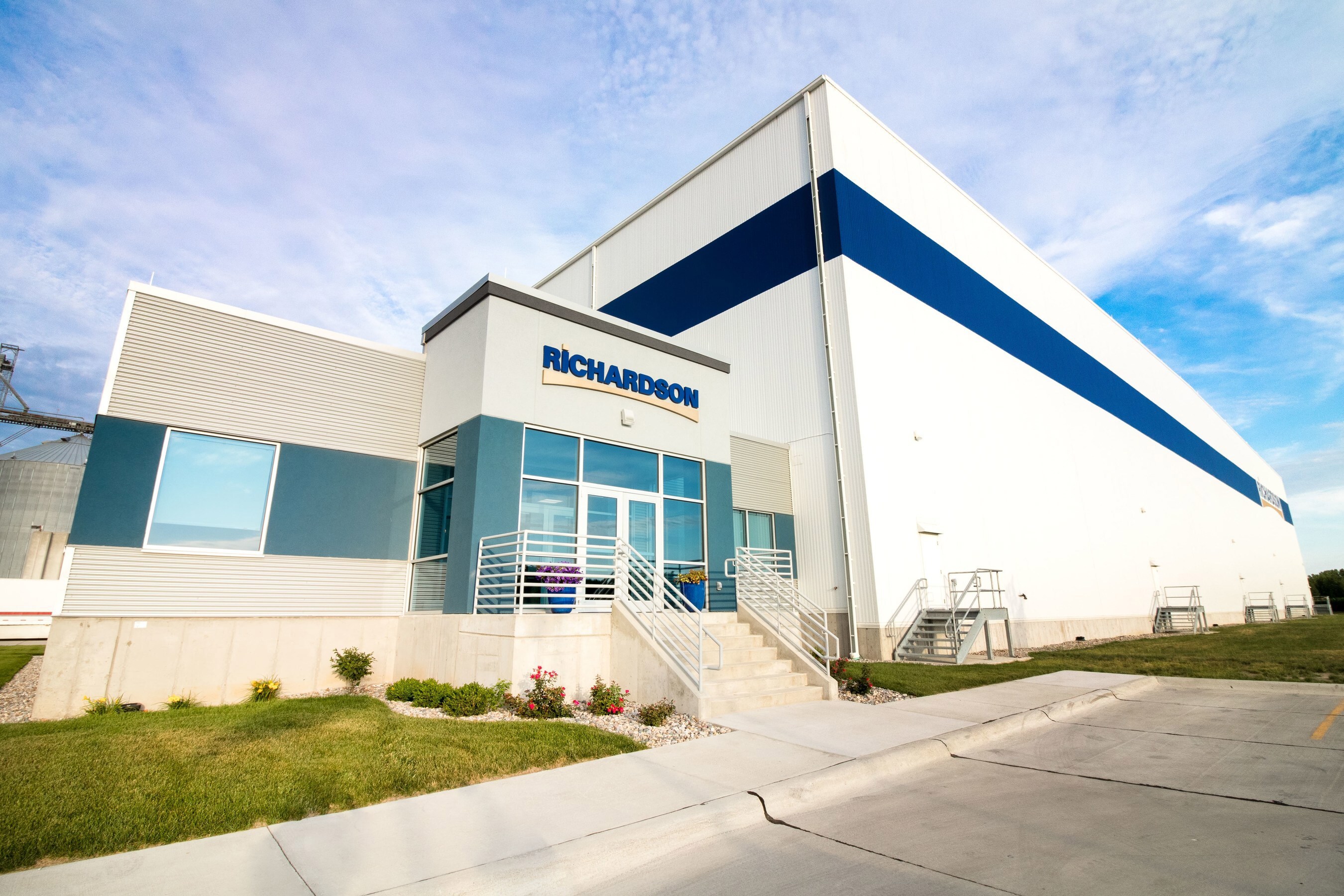 🤝 Deal Roundup: Salad Kit Sales and Growing Granola 