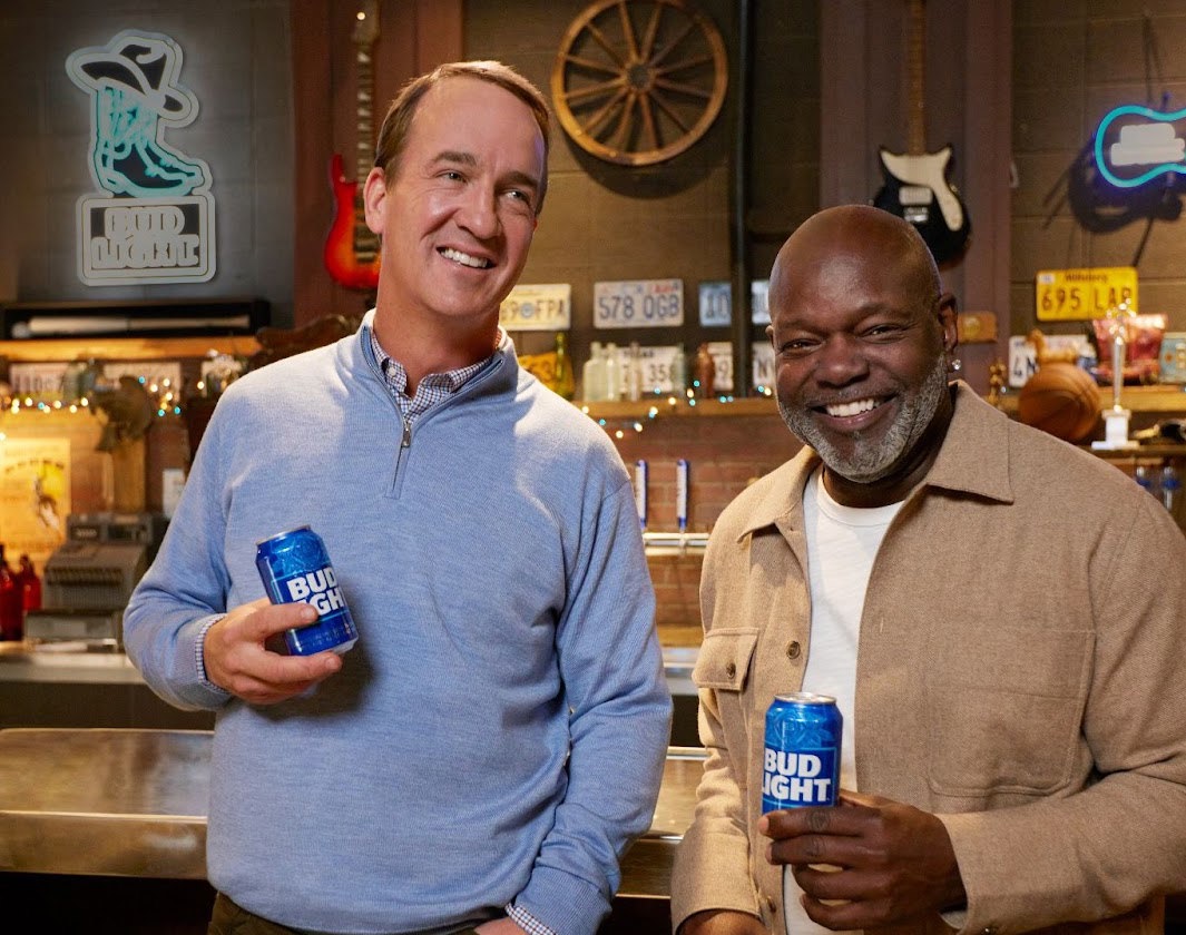 🏈 Peyton Manning, Emmitt Smith Tapped for New Bud Light Ad 