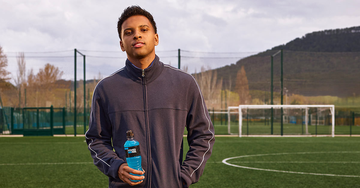🤩 Marketing: Splash Sees Stars, Soccer Sponsors Score