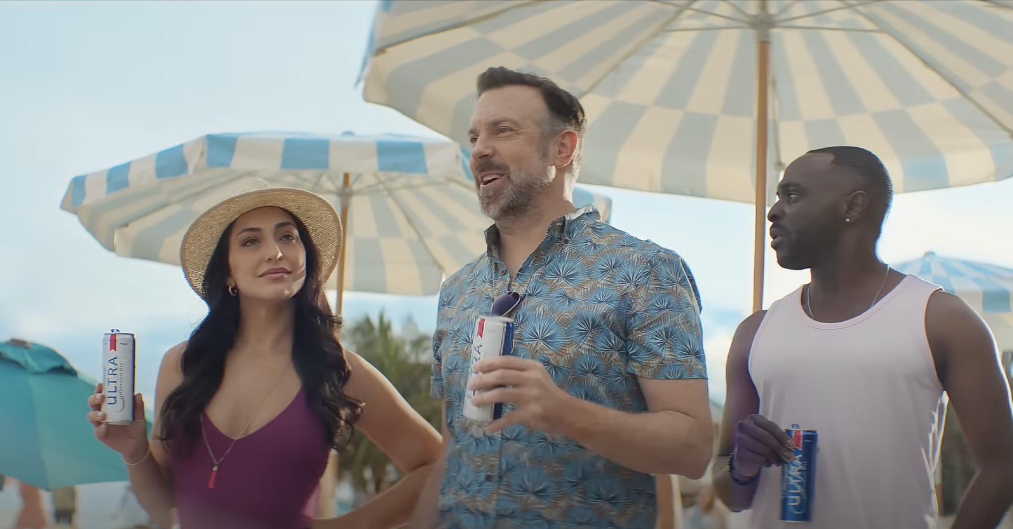 👨🏻 Jason Sudeikis, Dan Marino Featured in Mich Ultra Super Bowl Teasers