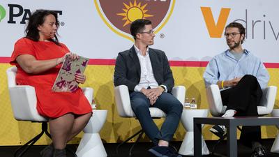 Inside and Out Single-Sponsor VCs