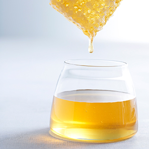 Why Honey is the Strategic Sweetener for Today’s Mindful N/A Consumer